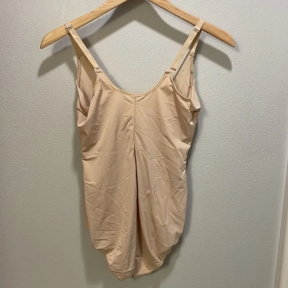 Maidenform woman’s nude